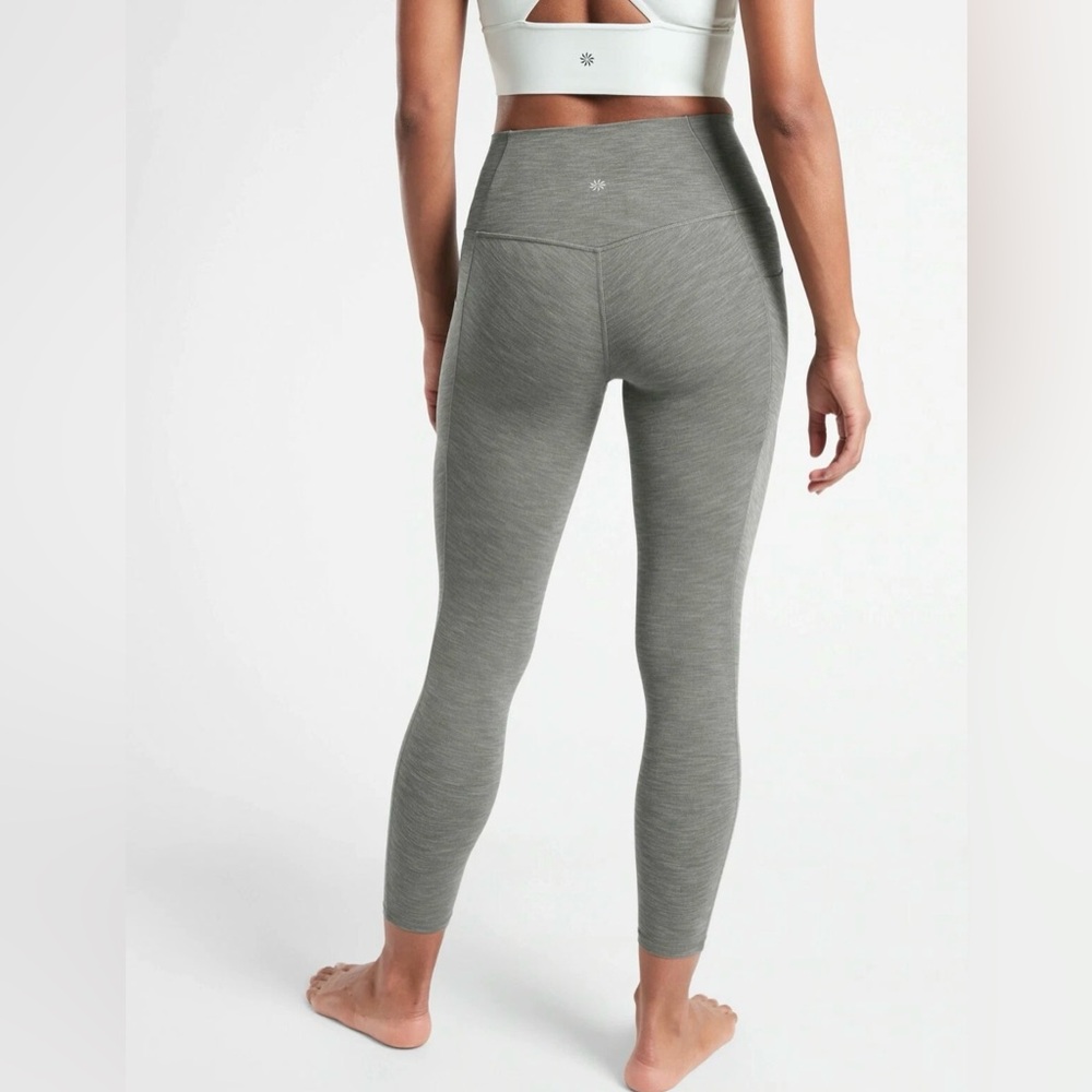 Athleta Salutation Stash Pocket 7/8 Tight Grey Heather Size Large